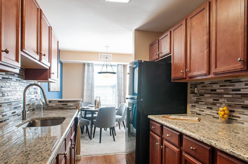 Montgomery Manor Apartments & Townhomes Apartments 2701 Elroy Rd