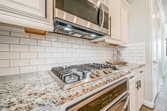 Building Photo - 9507 Carson Ln