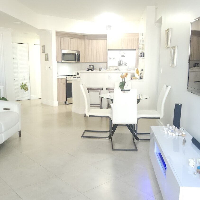 Foto principal - 357 Almeria Ave