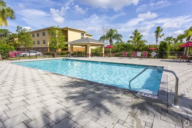 Foto del edificio - Heron Pond 55+ Apartments
