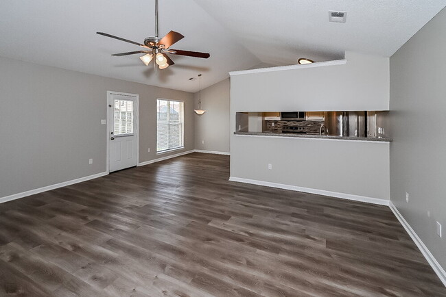 Building Photo - 6306 Magnolia Lakes Dr