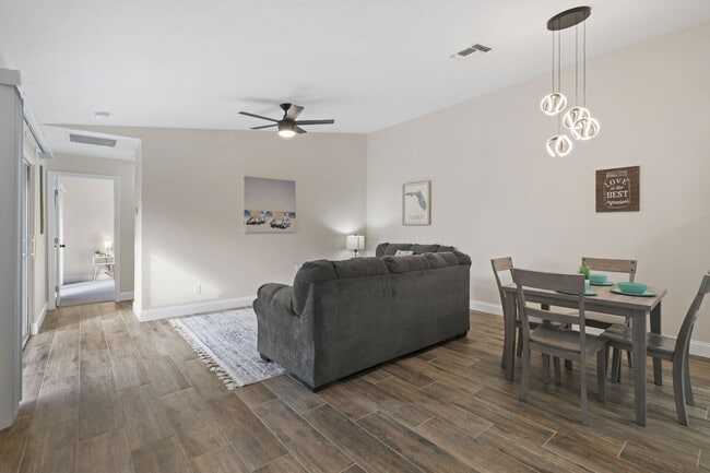 Building Photo - 6314 Royal Woods Dr