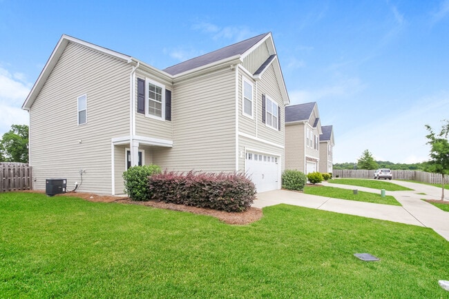 Building Photo - 79 Blue Fescue Way