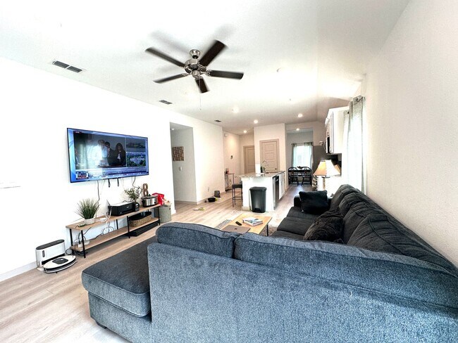 Foto del edificio - Beautiful 3Bed/2Bath Available!