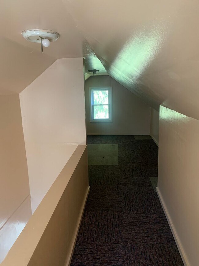 Building Photo - House for rent