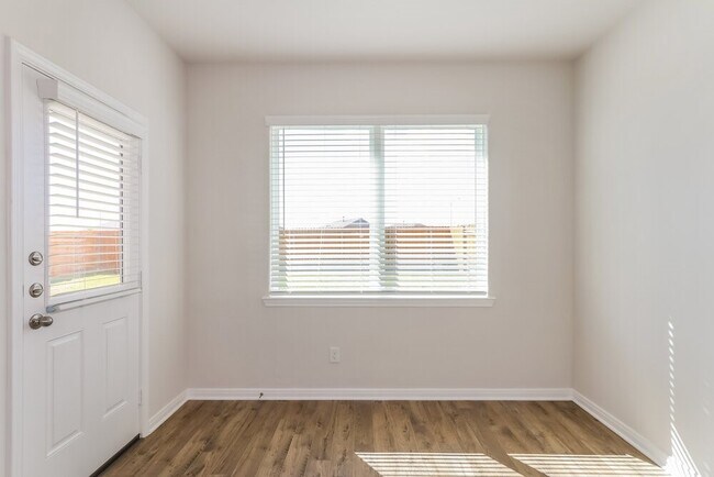 Foto del edificio - 405 Sunny Highlands Dr