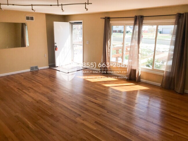 Foto del edificio - 7401 Bradburn Blvd