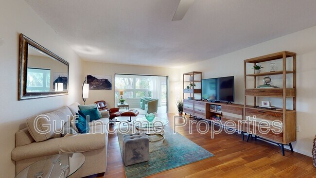 Foto del edificio - 315 Timber Lake Dr