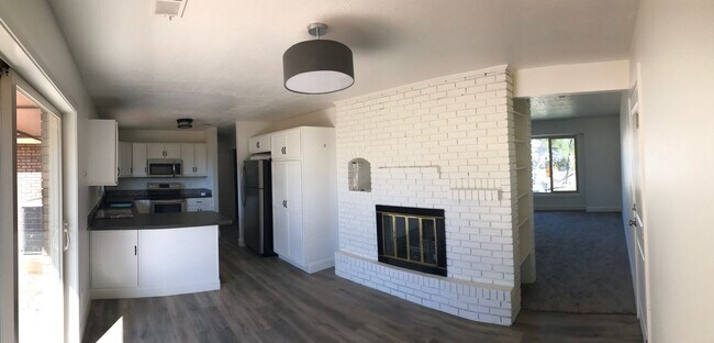 Building Photo - 1035 Red Bud Cir