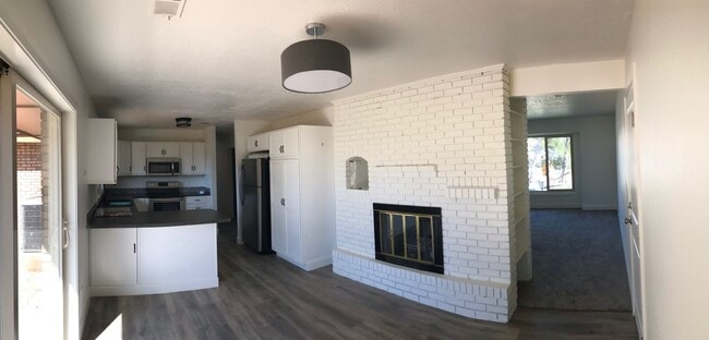 Building Photo - Beautifully remodeled 4 bedroom home with fully fenced backyard in Bloomington Hills with RV parking