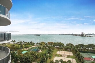 Building Photo - 1756 N Bayshore Dr