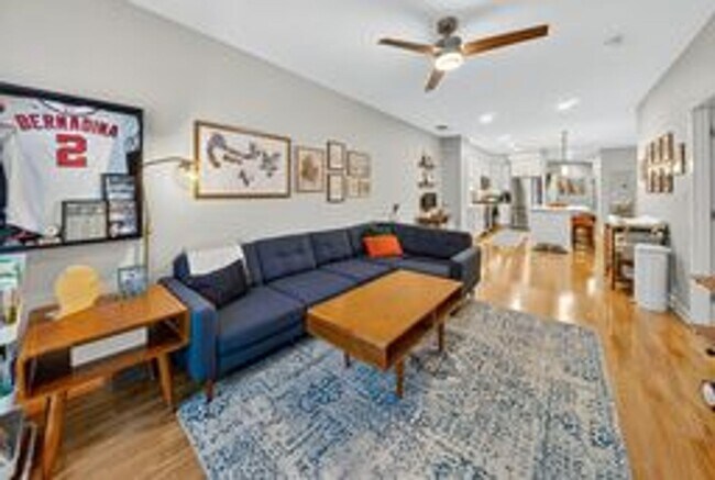 Building Photo - Stunning 1BR/ 1BA Condo with Den and Garag...