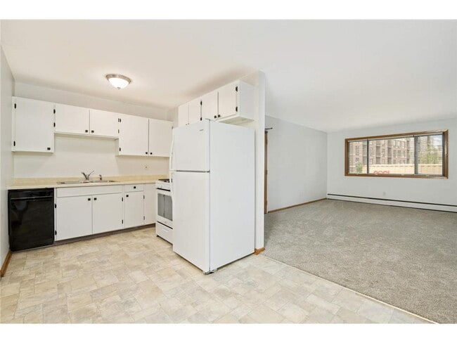 Kitchen 1 - 15 Malcolm Ave SE