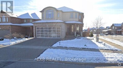 Building Photo - 465 Thomas Slee Dr
