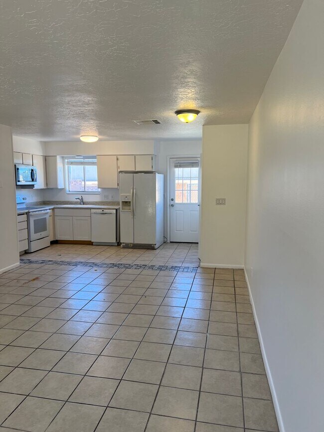 Building Photo - Fantastic 2 bedroom 1.5 bath home in St Ge...