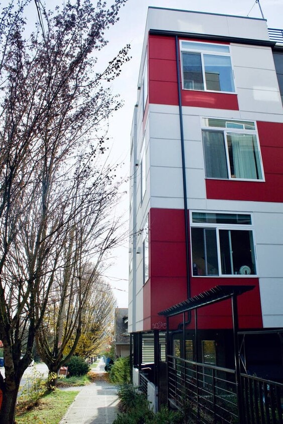 Photo - 463 14th Ave (Seattle, WA)