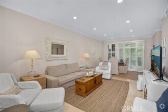 Building Photo - 30902 Club House Dr