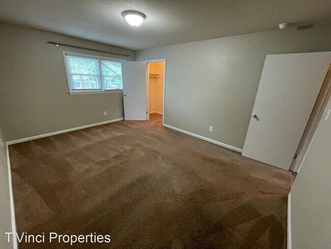 Building Photo - 2 br, 1.5 bath House - 205 Northpoint Ave....