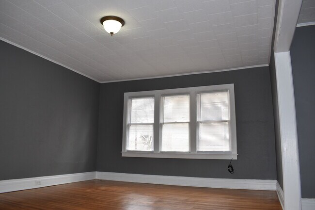 Foto del edificio - 615 W Church St
