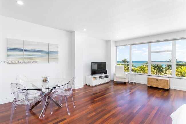 Building Photo - 4925 Collins Ave