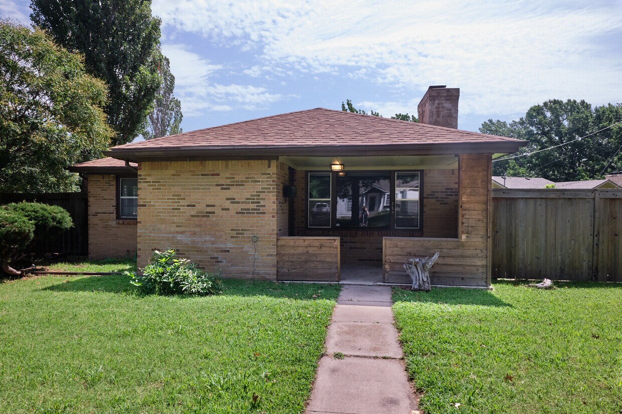 258 N Edgemoor St, Wichita, KS 67208 House Rental in Wichita, KS