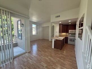 Building Photo - 441 Almond Rd