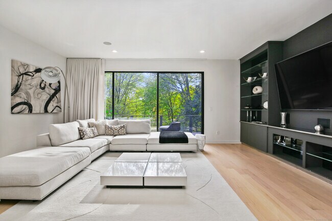 Foto del edificio - 210 Red Fox Rd