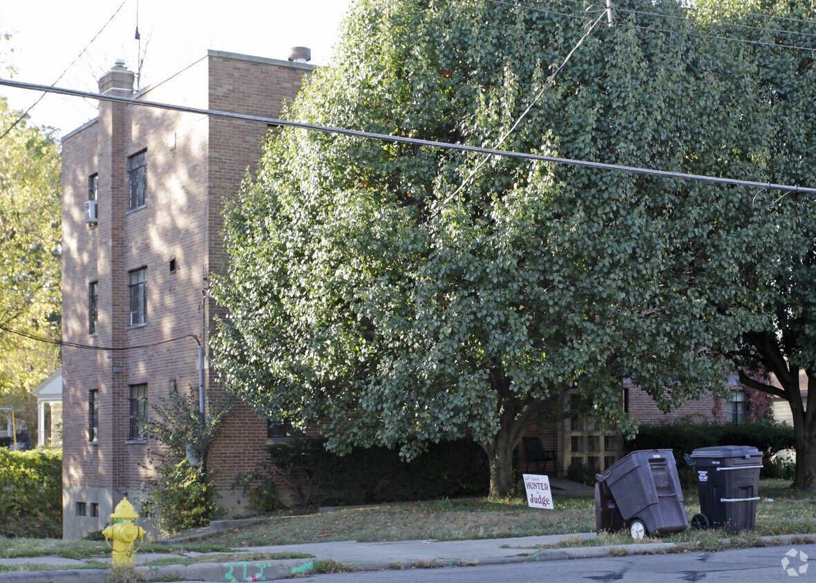 Primary Photo - 6722 Montgomery Rd