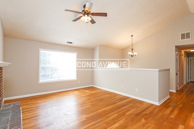 Building Photo - 697 Melrose Trace