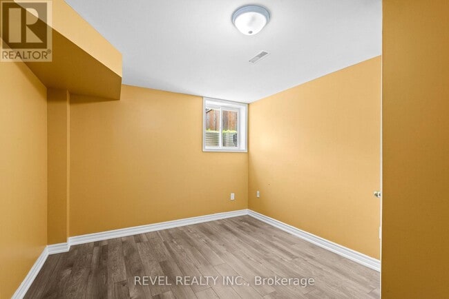 Building Photo - 1005 Sandcliff Dr