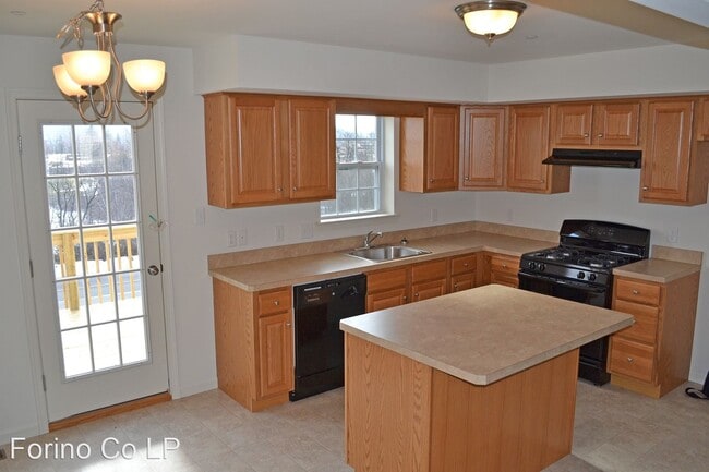 Building Photo - 3 br, 2.5 bath House - 12 East Abby Lane