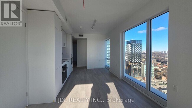 Building Photo - 88 Queen St E