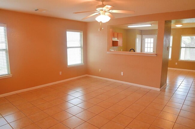 Building Photo - 21135 Birchbank Ln