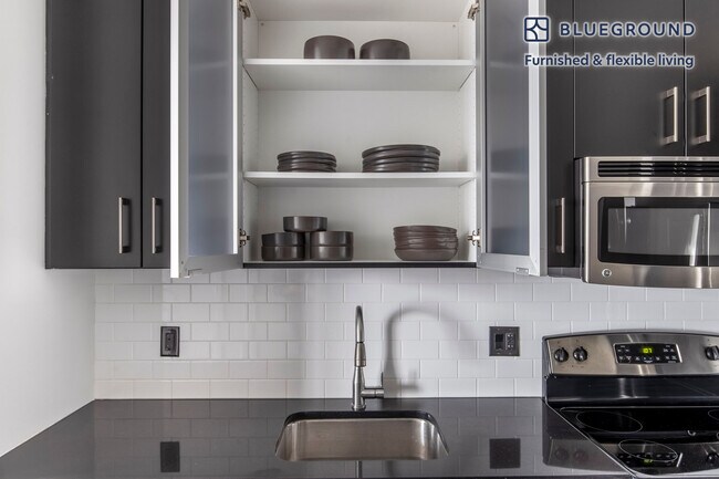 Foto del edificio - 300 Harrison Ave