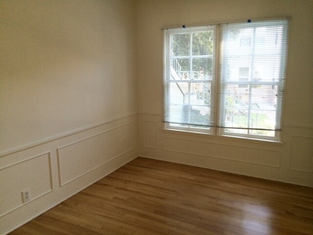 Foto del edificio - 609 Kelton Ave