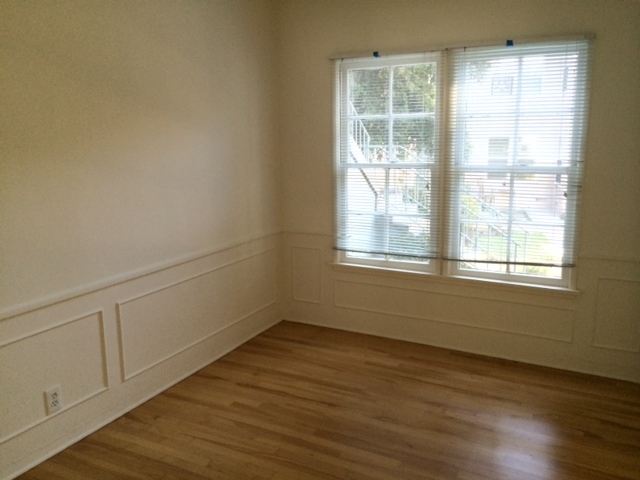 Building Photo - 609 Kelton Ave