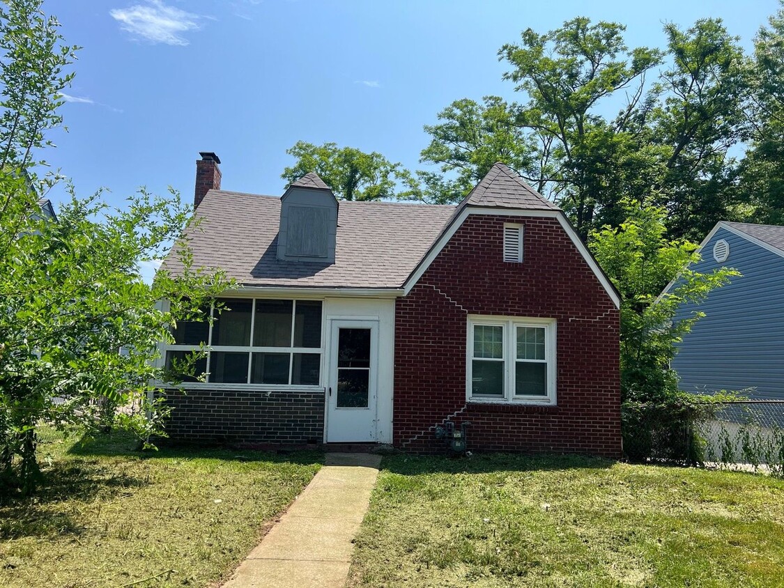 Primary Photo - Adorable 3/1 home in KCMO!