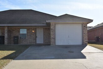 Building Photo - 3800 Pecos Dr
