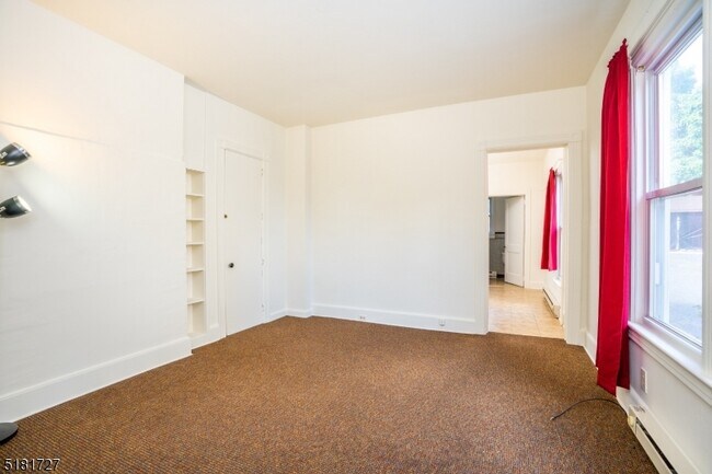 Foto del edificio - 9 E 2nd St