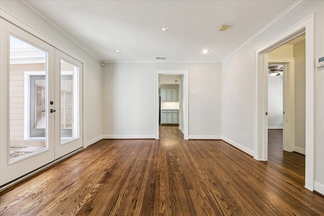 Building Photo - 6417 Westchester St