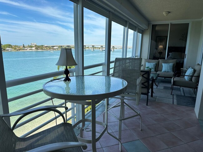 Building Photo - WATERFRONT 2/2 BAHIA DEL MAR RENTAL SEVEN ...