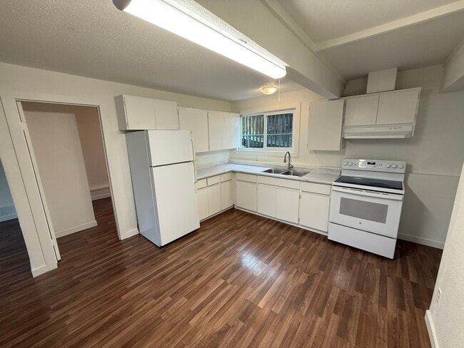 Building Photo - 202 Derby Pl