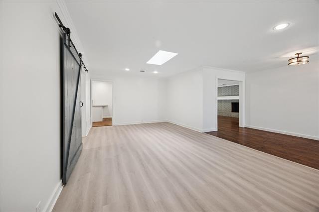 Foto del edificio - 3211 Darby Ln