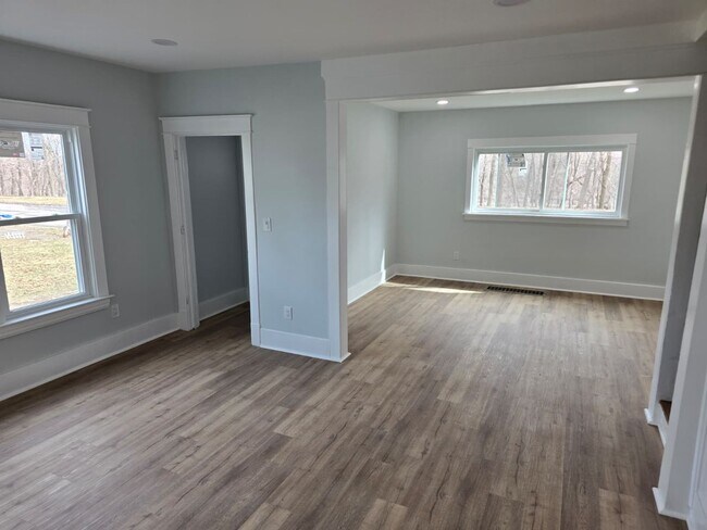 Foto del edificio - 1807 Riverview Dr