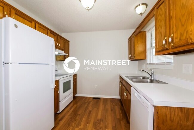 Building Photo - 3 Bedroom Pet-Friendly Home in KANSAS CITY, MO with Main Street Renewal