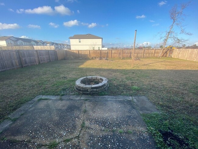 Building Photo - Cozy & Centrally Located 3Bed/2Ba in Lynn ...