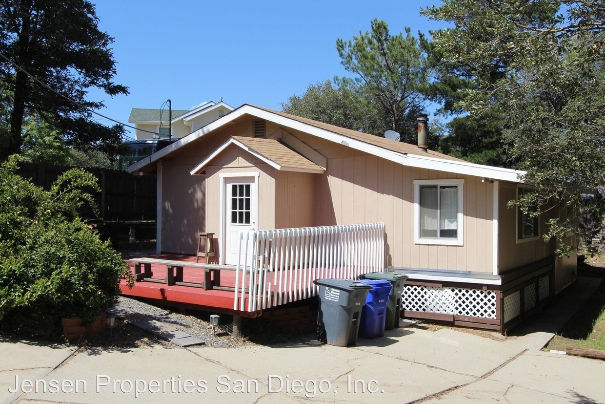 2 br, 1 bath House 3904 Cedar Drive House Rental in Julian, CA