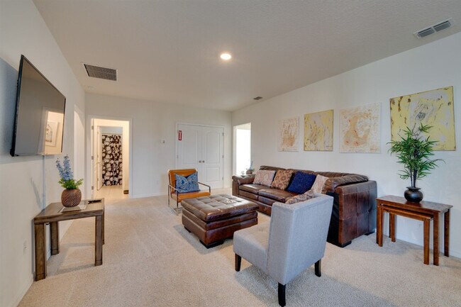 Foto del edificio - 8004 Oak Shadow Ct