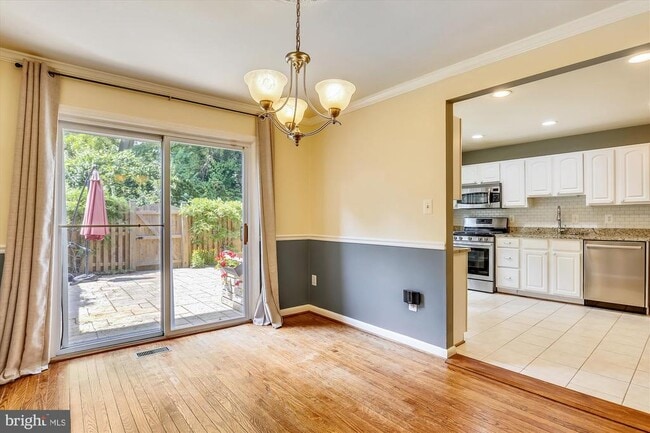 Building Photo - 1804 Golf View Ct