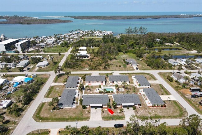 Foto del edificio - 3010 Holly Ave